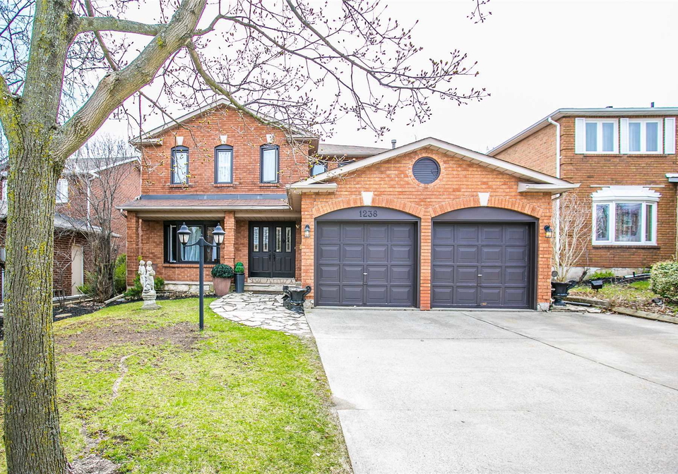 1238-winterbourne-drive-oakville-ontario-w4434754