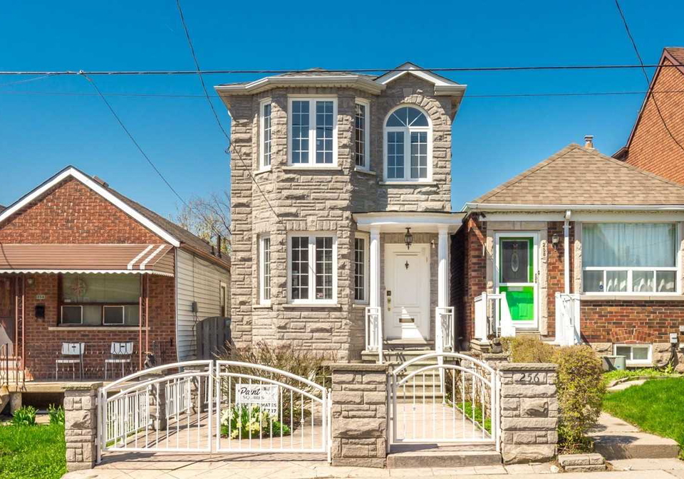 256-earlscourt-avenue-toronto-ontario-w4442574