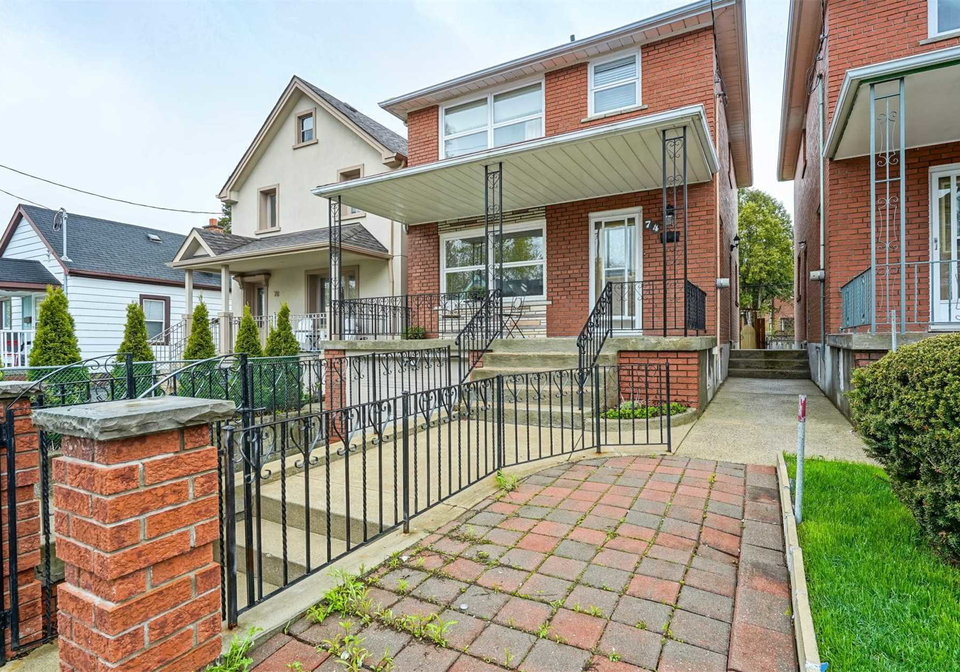 74-beechwood-avenue-toronto-ontario-w4450532