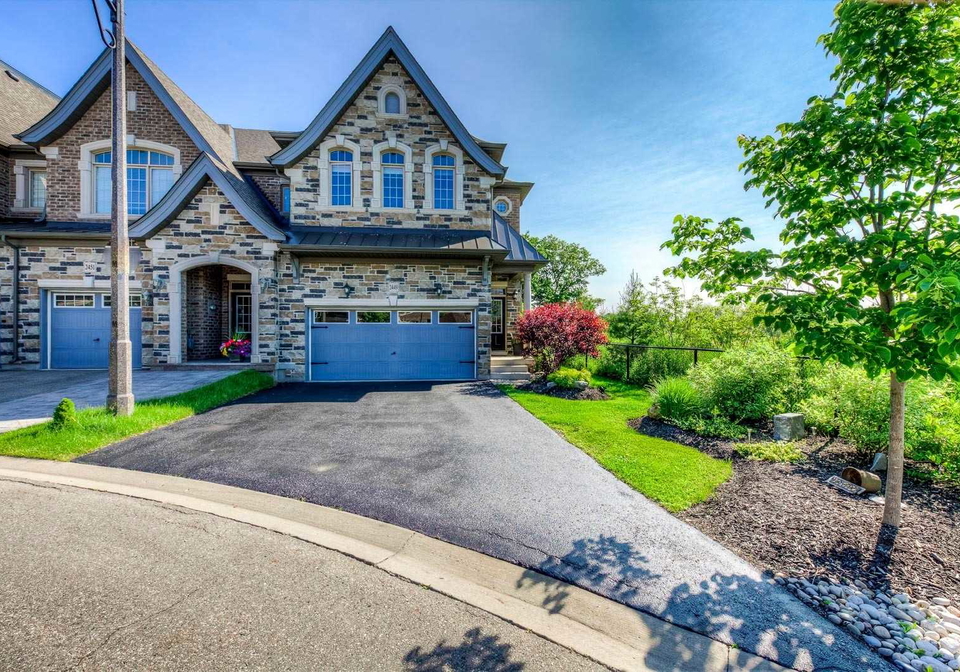 2449-village-common-oakville-ontario-w4481052