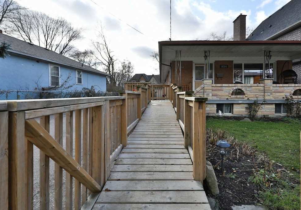 934-beechwood-avenue-mississauga-ontario-w4641070
