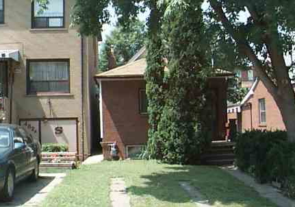 482-mcroberts-avenue-toronto-ontario-w469171