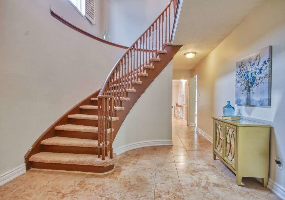 657-thamesford-terrace-mississauga-ontario-w4705465