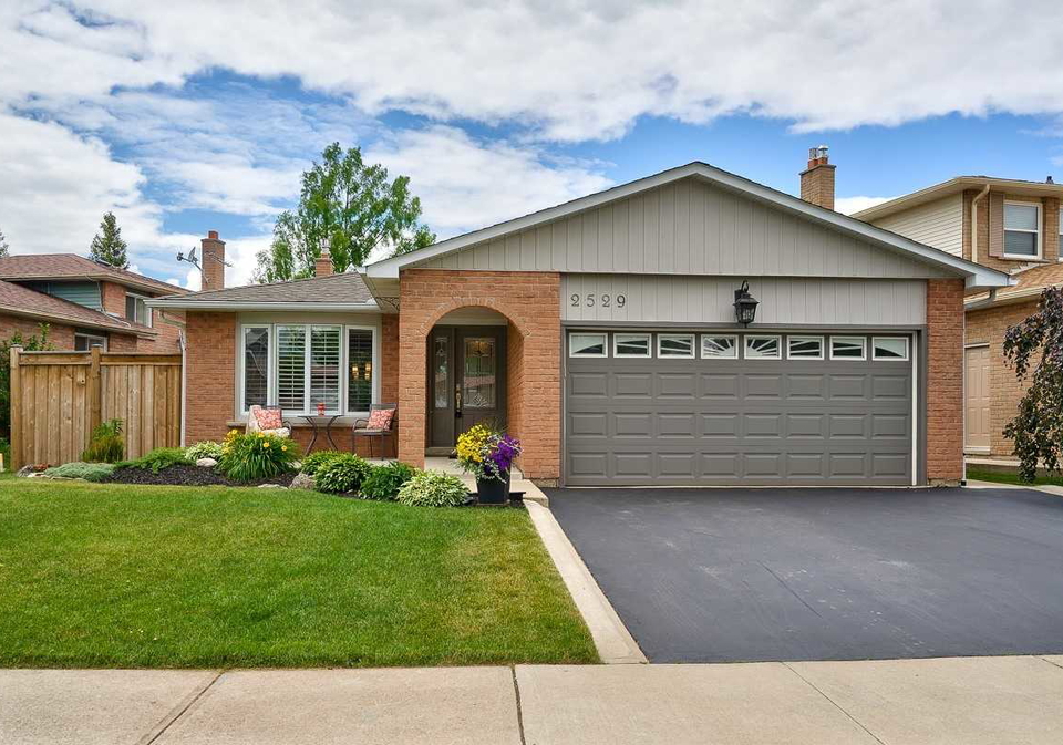 2529-cavendish-drive-burlington-ontario-w4811484