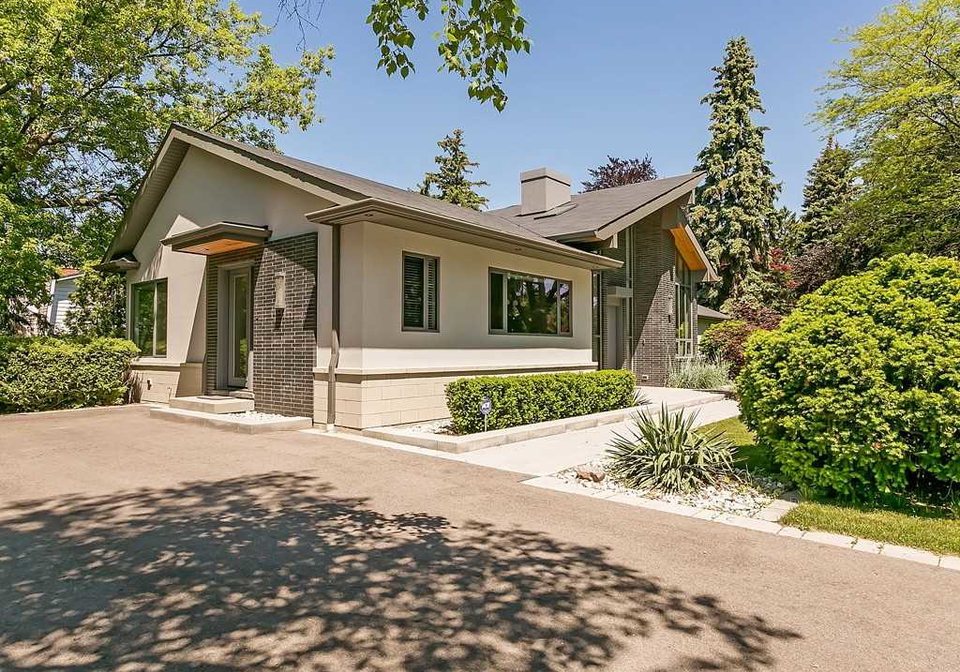 1101-lakeshore-road-w-oakville-ontario-w4840464