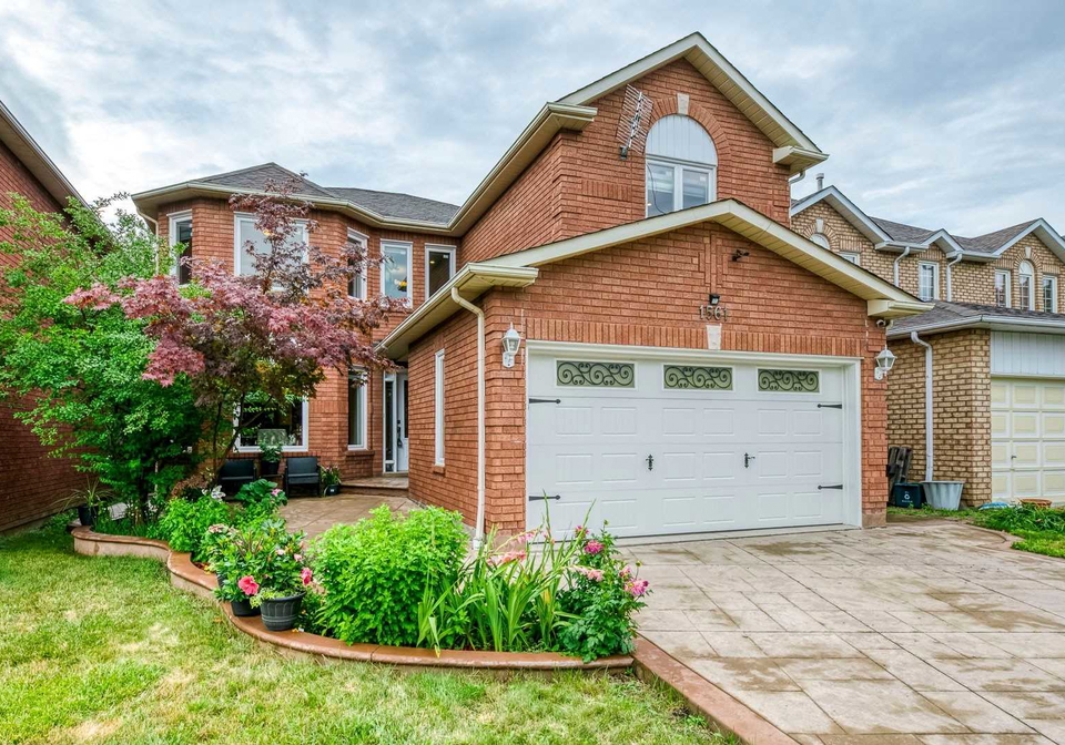 1561-astrella-crescent-mississauga-ontario-w4854827