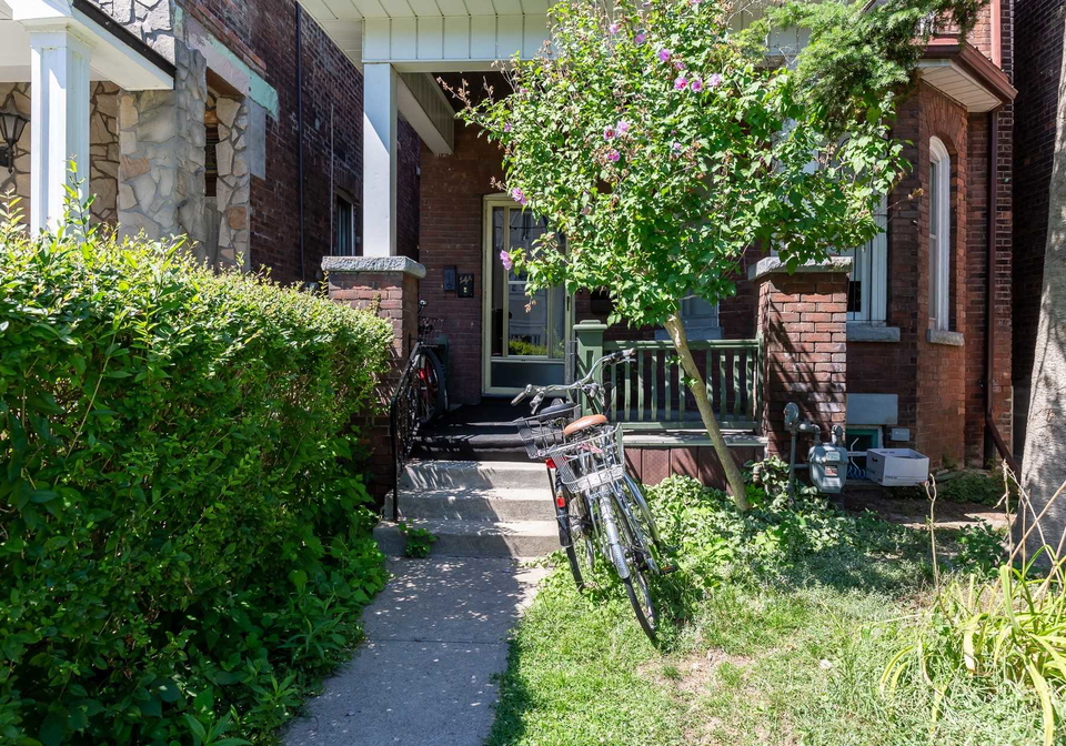 14-seaforth-avenue-toronto-ontario-w4863479