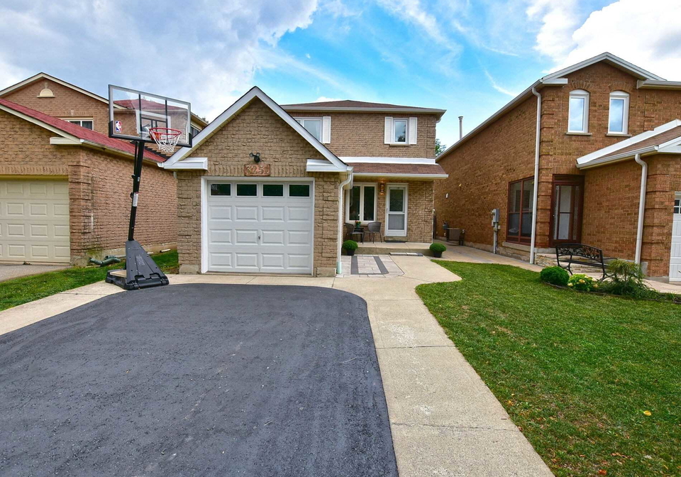 3251-valcourt-crescent-mississauga-ontario-w4880042