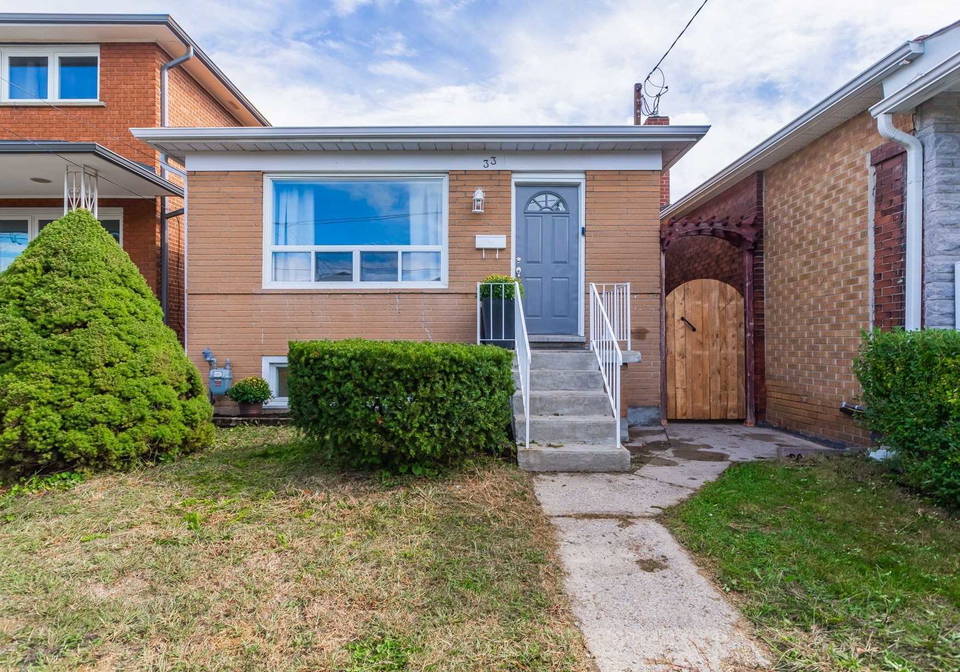 33-hagar-avenue-toronto-ontario-w4945662