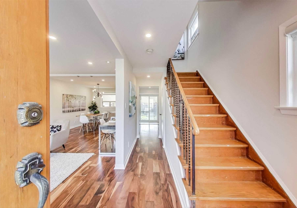 5-woodenhill-court-toronto-ontario-w4986246