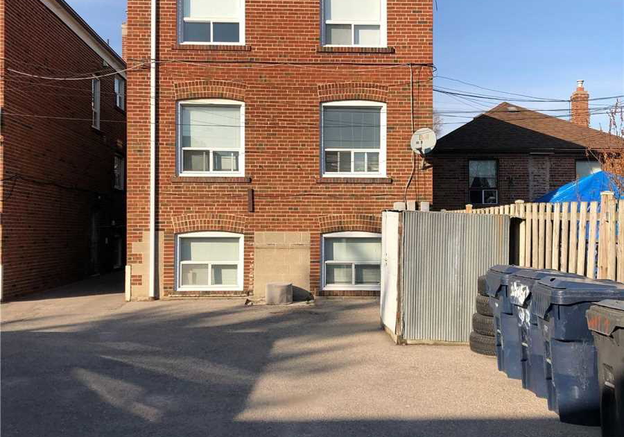 18-avon-drive-toronto-ontario-w4997537