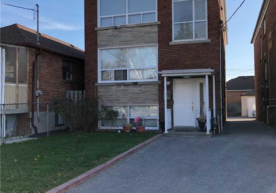 18-avon-drive-toronto-ontario-w4997537