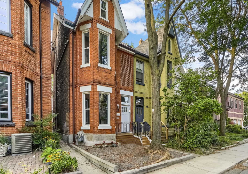 10-earnbridge-street-toronto-ontario-w5000256