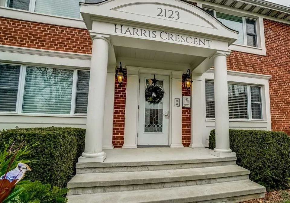 2123-harris-crescent-burlington-ontario-w5002261