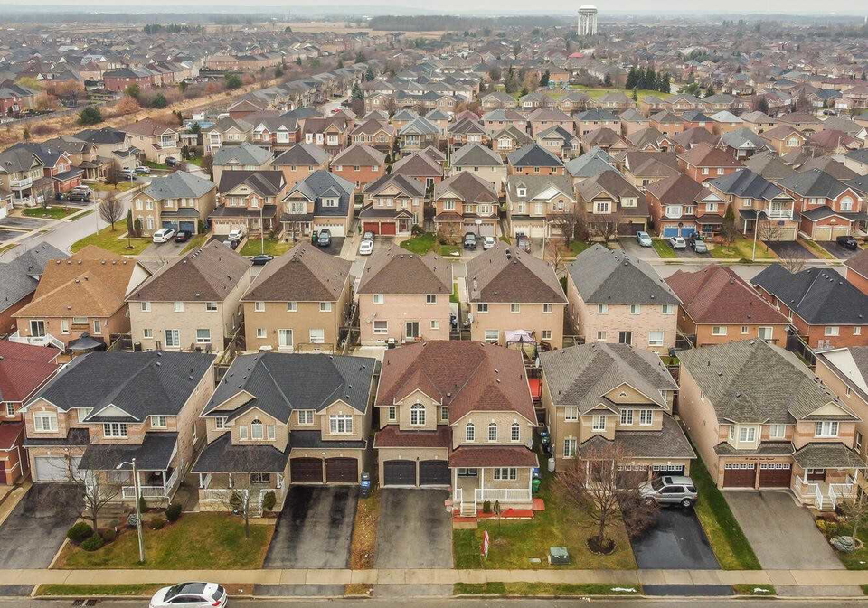 84-masters-green-crescent-brampton-ontario-w5002557