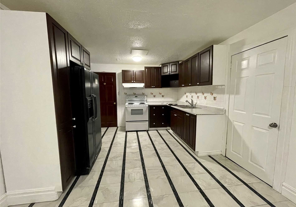 143-voltarie-crescent-mississauga-ontario-w5103378