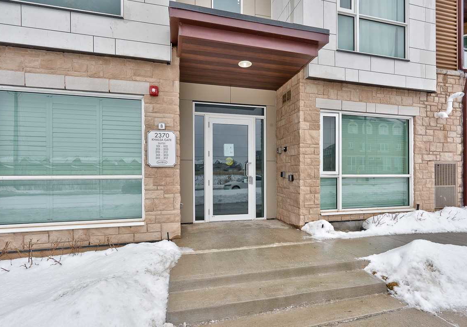 2370-khalsa-gate-w-oakville-ontario-w5127070