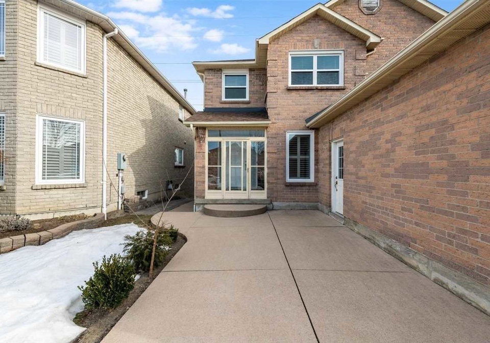 366-harrowsmith-drive-mississauga-ontario-w5157106