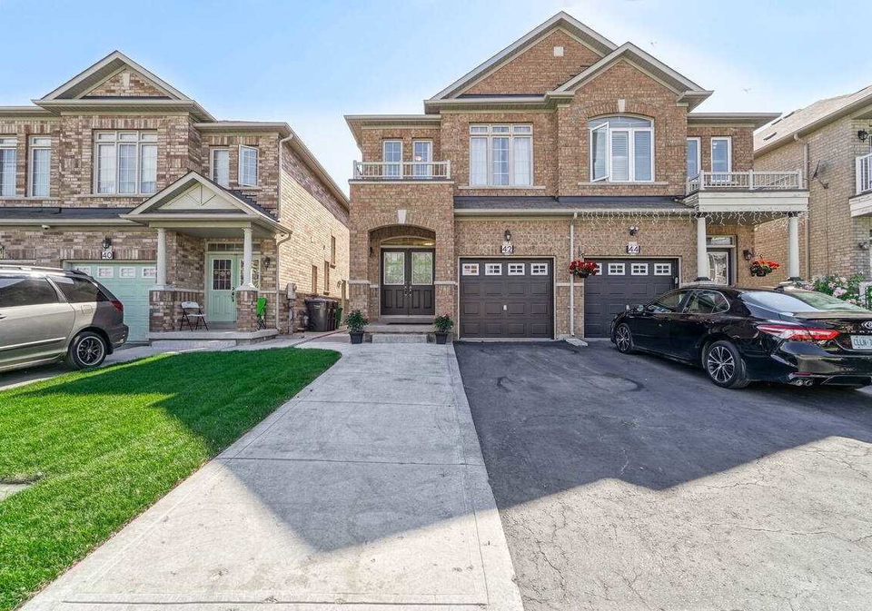 42-crystalview-crescent-brampton-ontario-w5296357