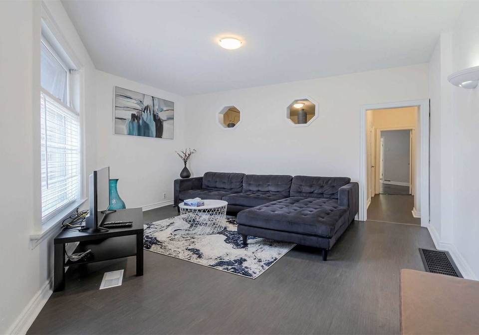 2045-davenport-road-toronto-ontario-w5346542