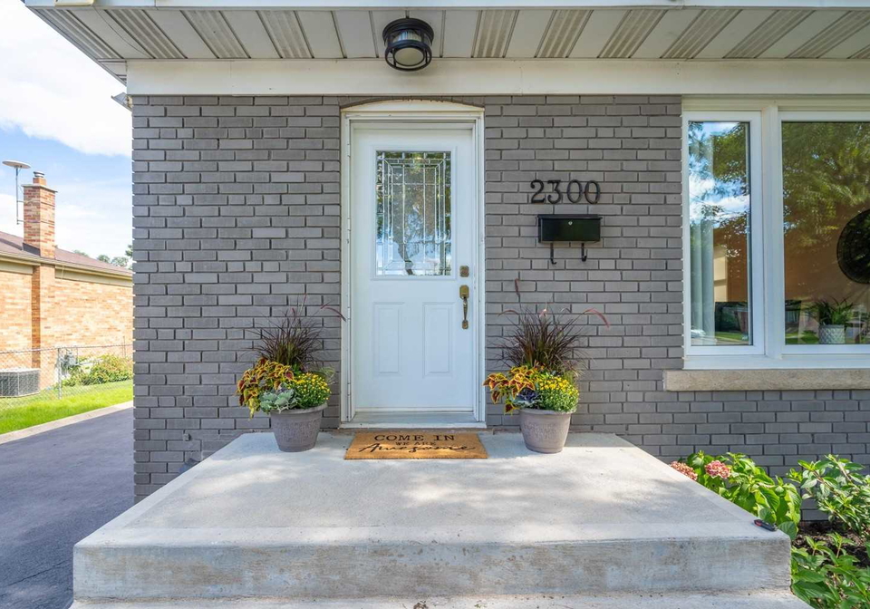 2300-wagner-crescent-burlington-ontario-w5363098