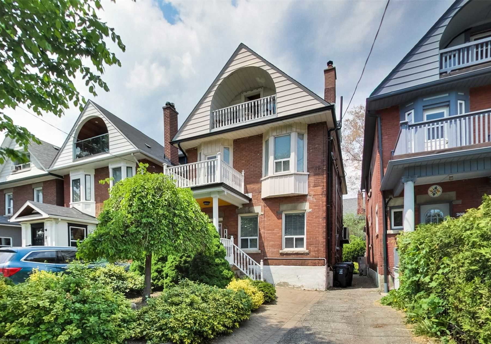 210-humberside-avenue-toronto-ontario-w5378774
