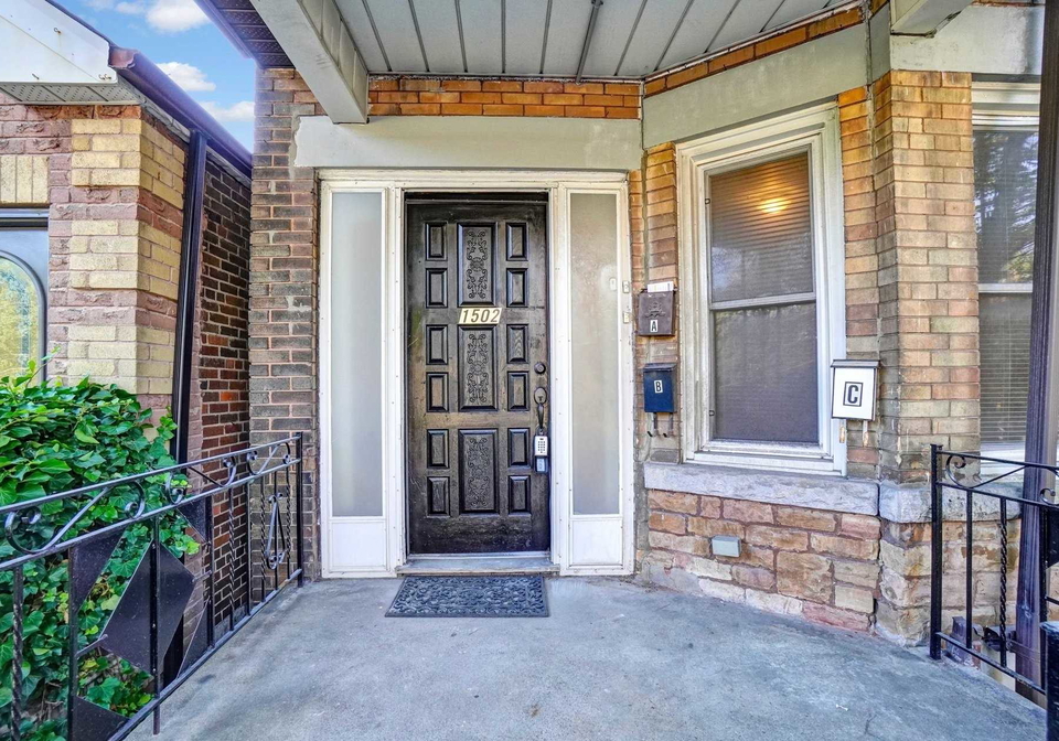 1502-dufferin-street-toronto-ontario-w5383502