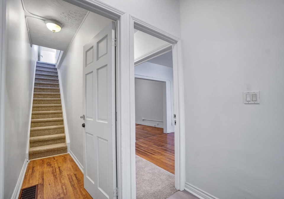 1502-dufferin-street-toronto-ontario-w5383502