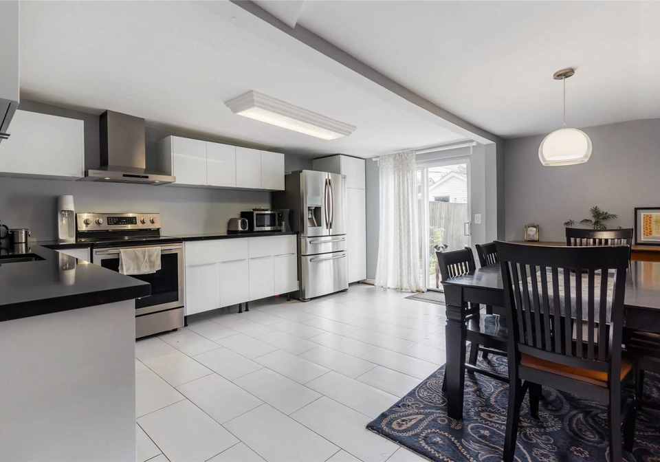 21-batavia-avenue-toronto-ontario-w5387456