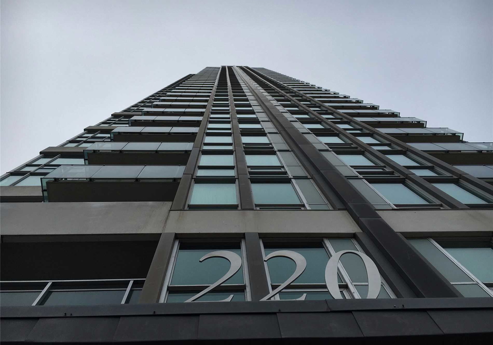 220-burhamthorpe-road-w-mississauga-ontario-w5442368