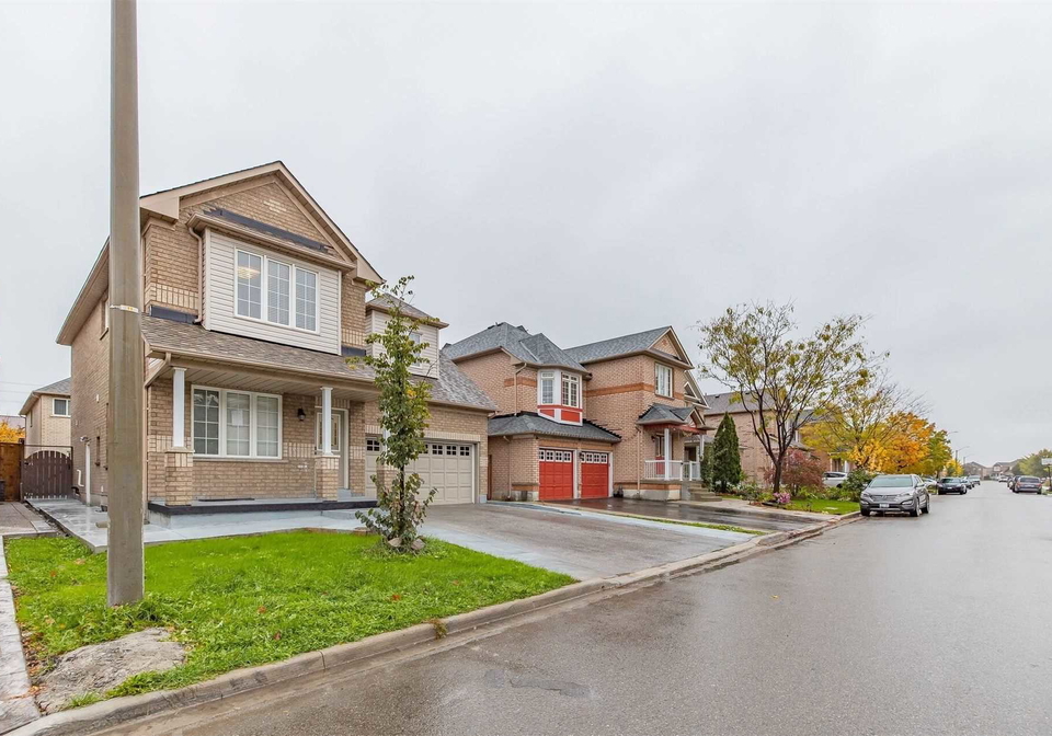 99-masters-green-crescent-brampton-ontario-w5453029
