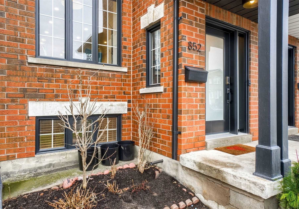 852-st-clarens-avenue-toronto-ontario-w5465524