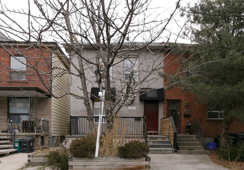 3252-dundas-street-w-toronto-ontario-w5474648