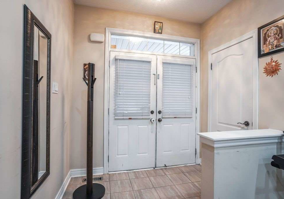 10-gower-crescent-brampton-ontario-w5510296