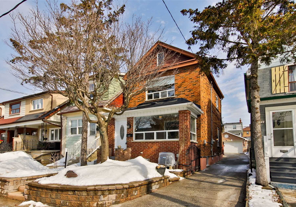 251-silverthorn-avenue-toronto-ontario-w5510560