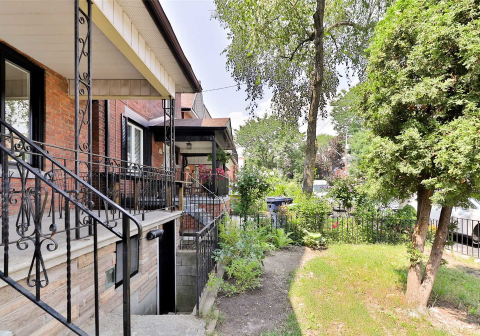 540-st-clarens-avenue-toronto-ontario-w5514875