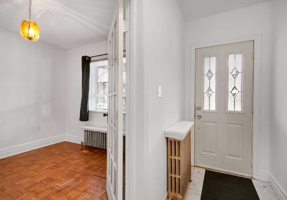 230-emerson-avenue-toronto-ontario-w5519125