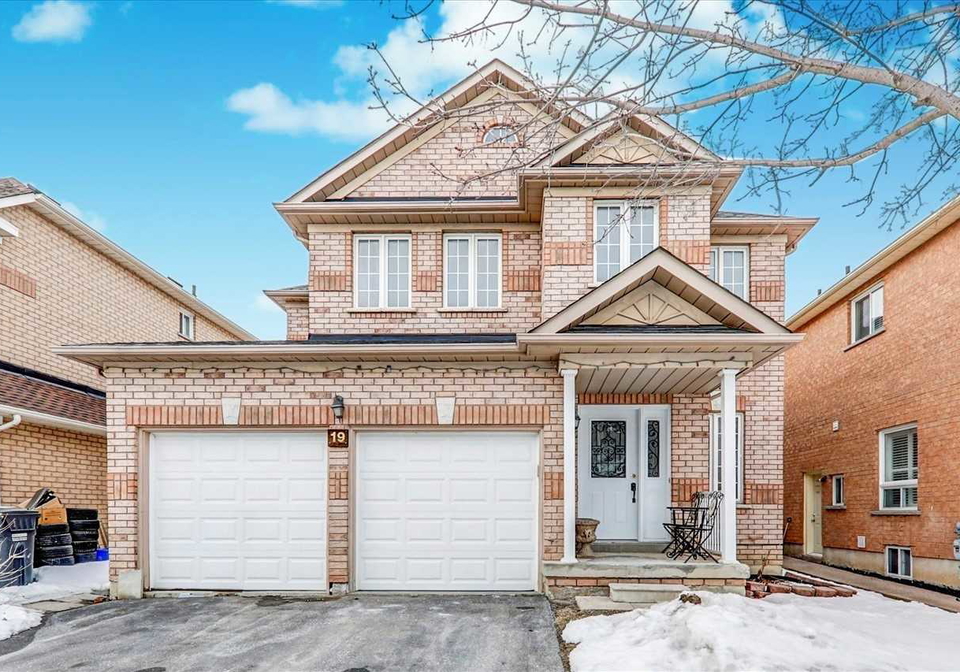 19-masters-green-crescent-brampton-ontario-w5523006