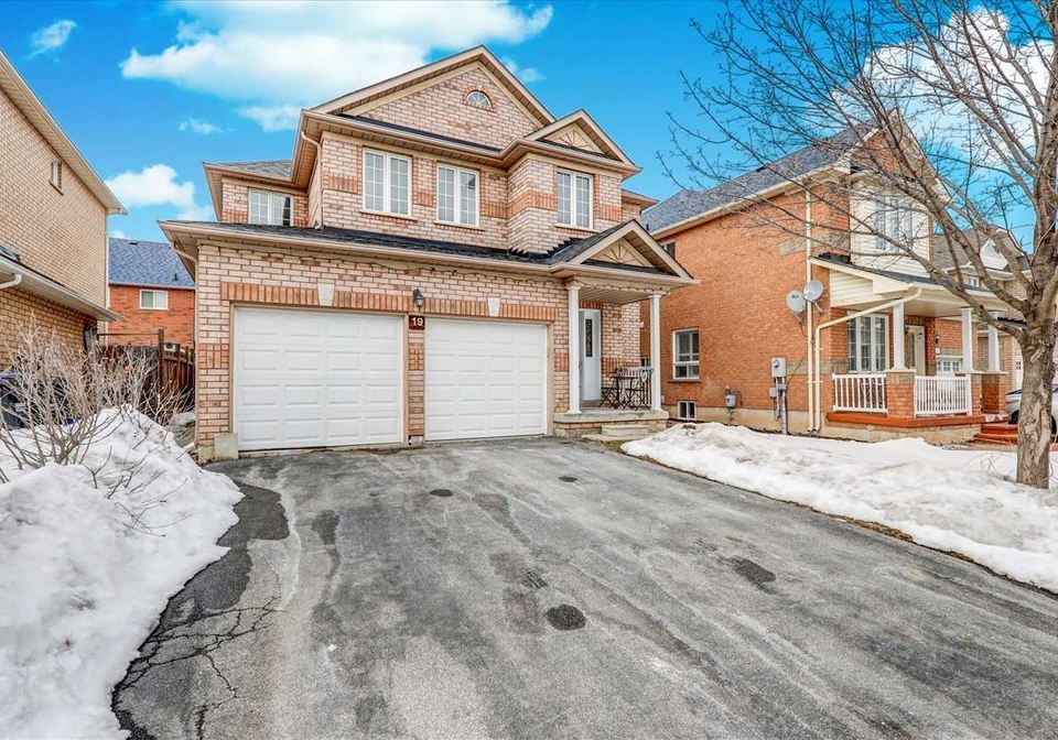 19-masters-green-crescent-brampton-ontario-w5523006