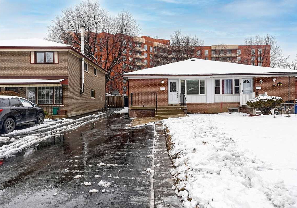 56-corby-crescent-brampton-ontario-w5539348