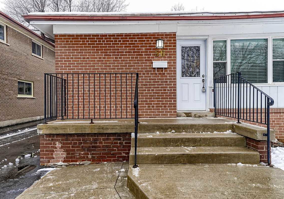 56-corby-crescent-brampton-ontario-w5539348