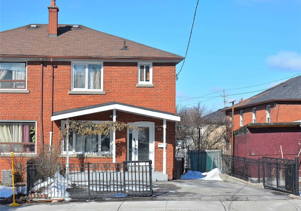 8-porter-avenue-toronto-ontario-w5542111