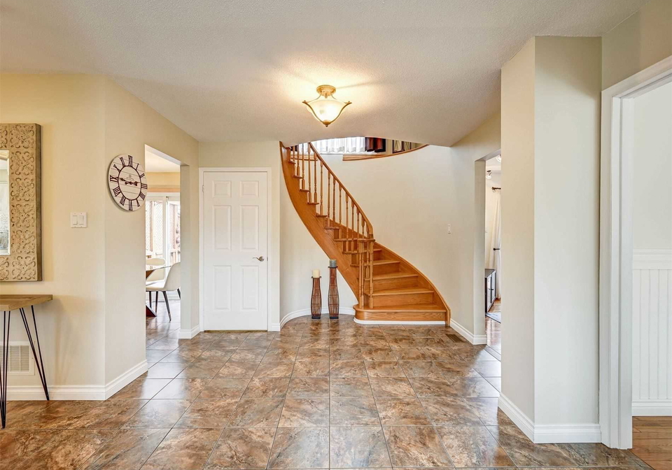 6713-mockingbird-lane-mississauga-ontario-w5567454