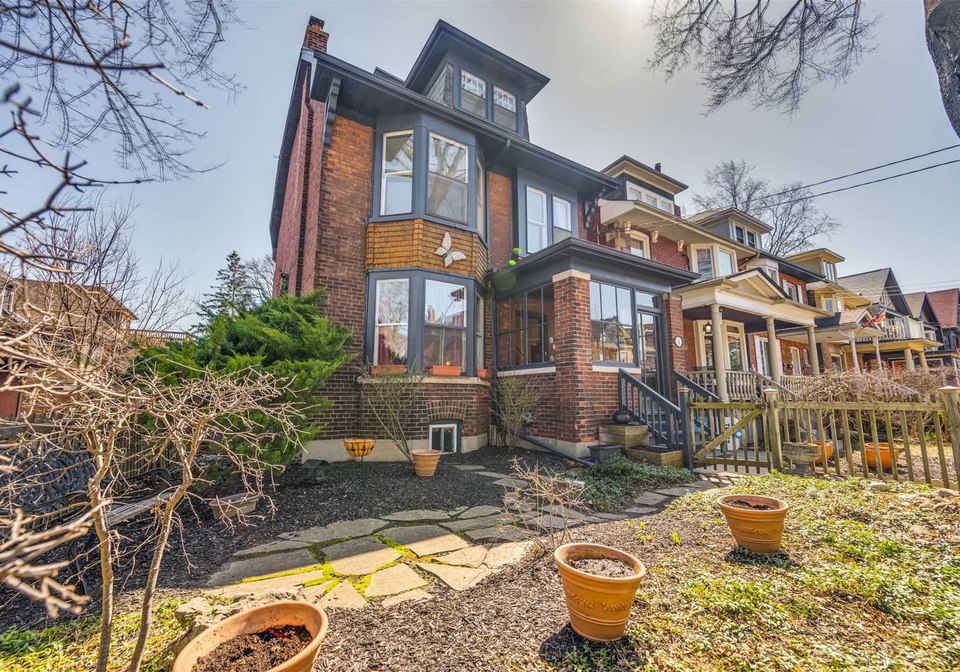 1-algonquin-avenue-toronto-ontario-w5582417