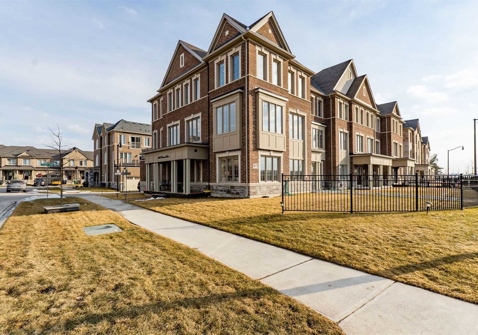 8672-financial-drive-brampton-ontario-w5603707
