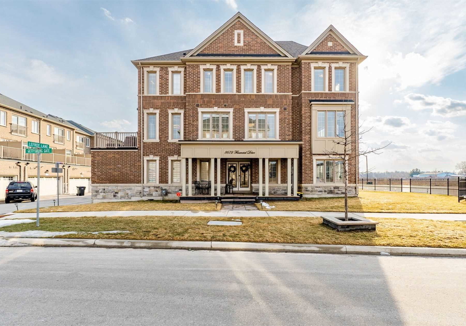 8672-financial-drive-brampton-ontario-w5603707