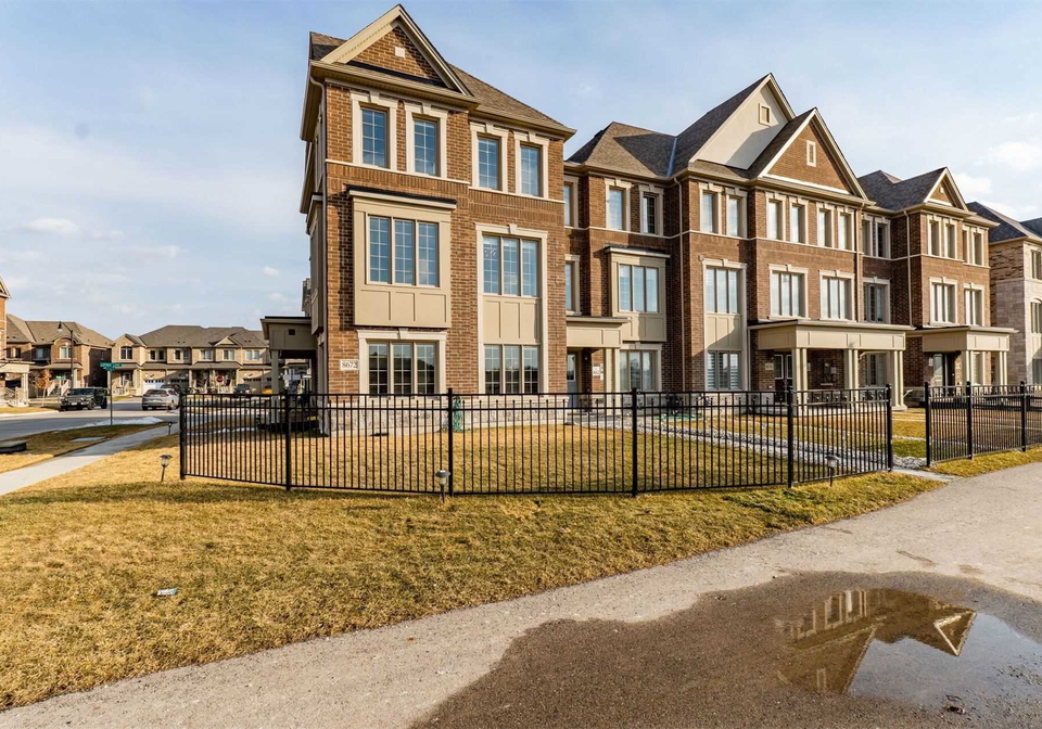 8672-financial-drive-brampton-ontario-w5603707
