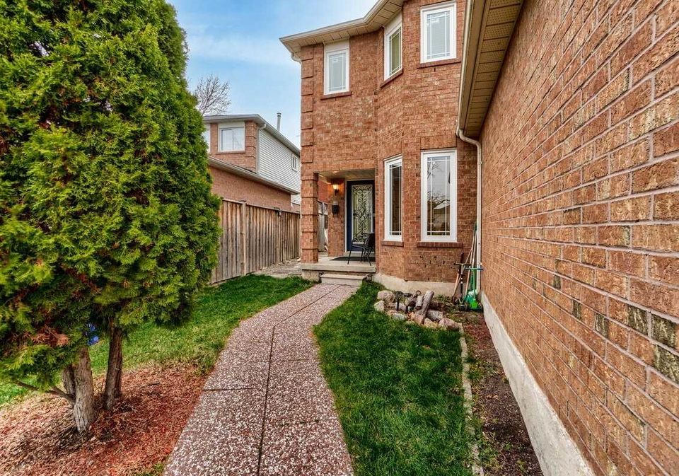 6261-prairie-circle-mississauga-ontario-w5829496