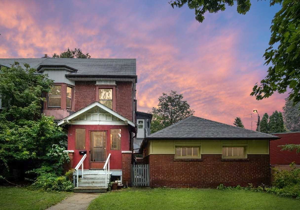 33-parkway-avenue-toronto-ontario-w5900075