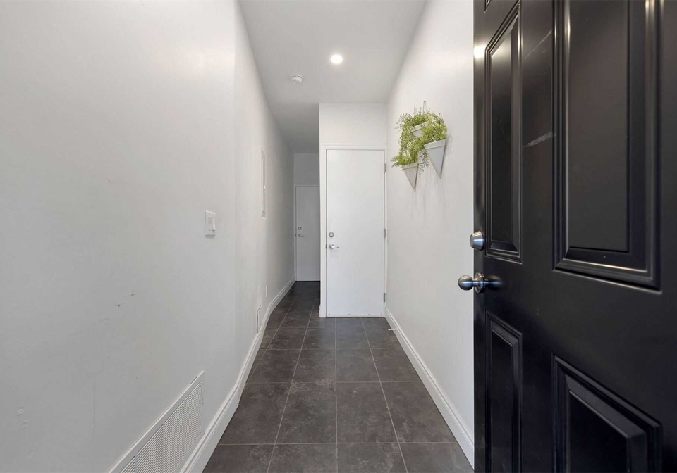 534-gladstone-avenue-toronto-ontario-w5923369